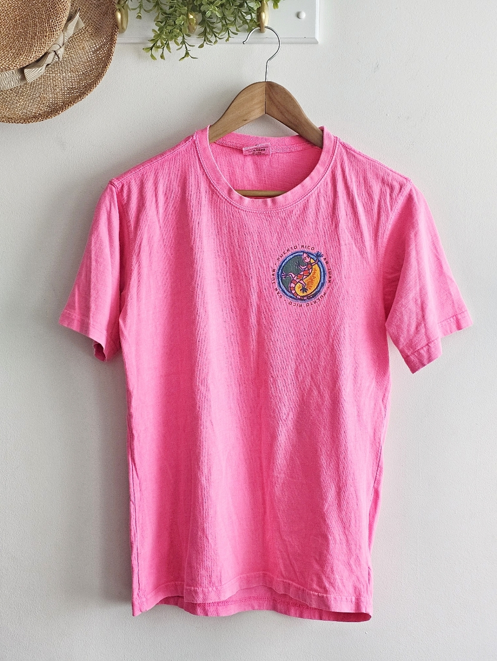 U.S. Apparel Puerto Rico Lizard Graphic Tee Pink Cotton San Juan Shirt S